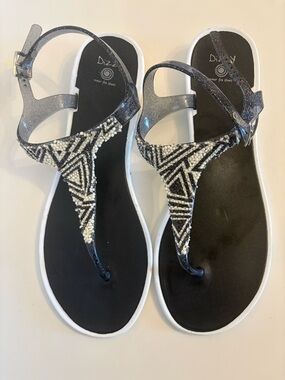 Dizzy Black & White Beaded T-Strap Sandals